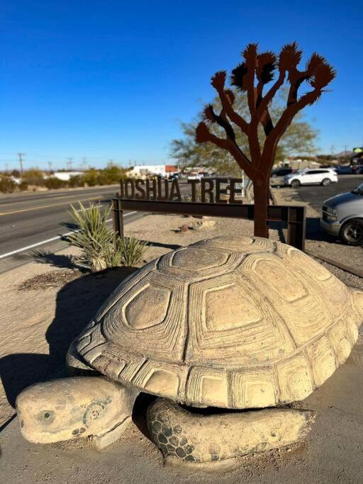 Joshua Tree National Park - Cozy Palms Getaway Apartment Twentynine Palms Exterior photo